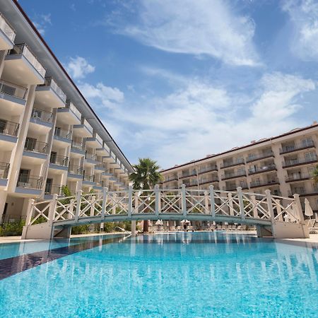 Ramada Hotel&Suites Kusadasi Bagian luar foto