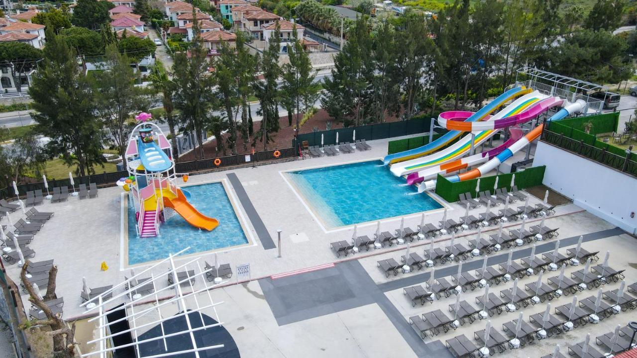 Ramada Hotel&Suites Kusadasi Bagian luar foto