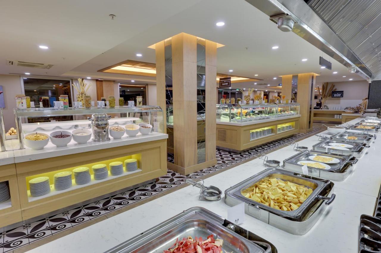 Ramada Hotel&Suites Kusadasi Bagian luar foto