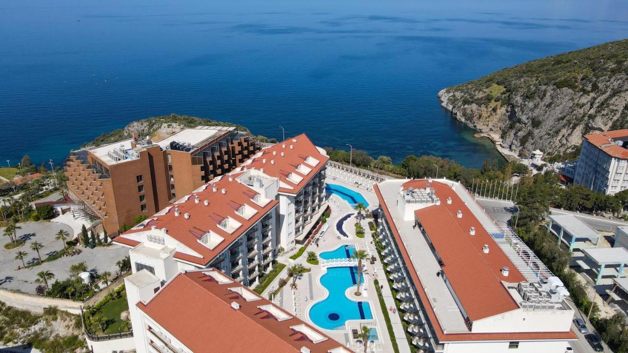 Ramada Hotel&Suites Kusadasi Bagian luar foto