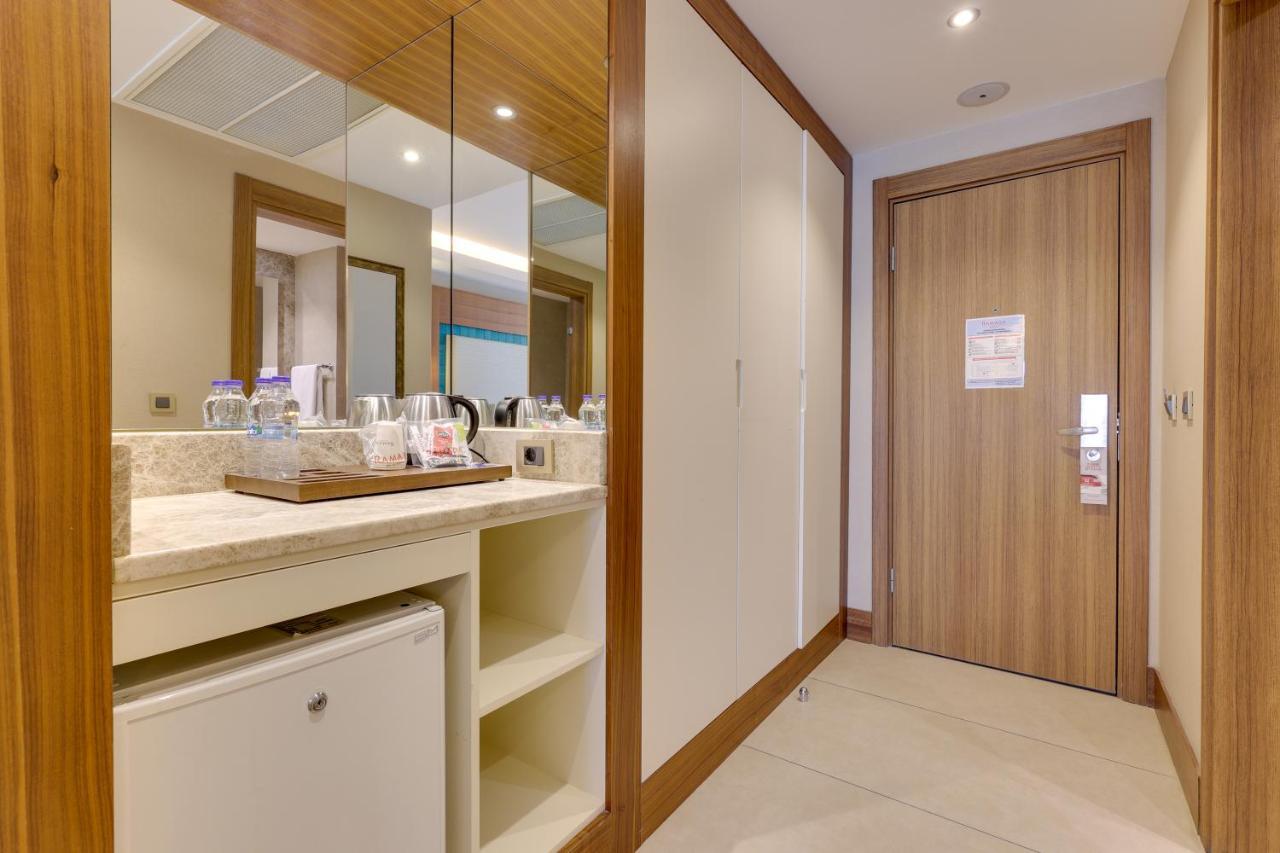 Ramada Hotel&Suites Kusadasi Bagian luar foto
