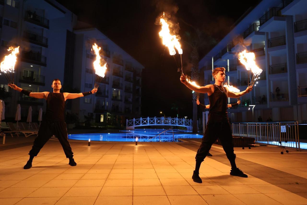 Ramada Hotel&Suites Kusadasi Bagian luar foto
