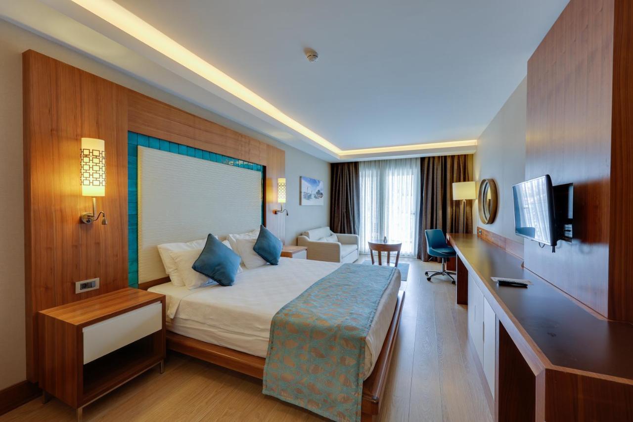 Ramada Hotel&Suites Kusadasi Bagian luar foto