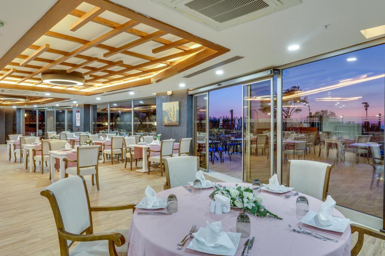 Ramada Hotel&Suites Kusadasi Bagian luar foto