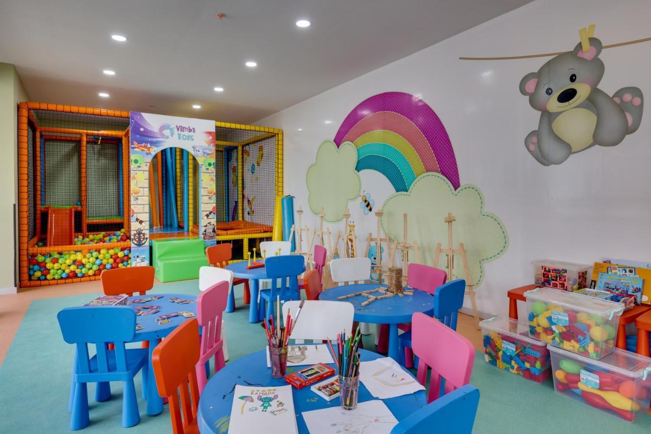 Ramada Hotel&Suites Kusadasi Bagian luar foto
