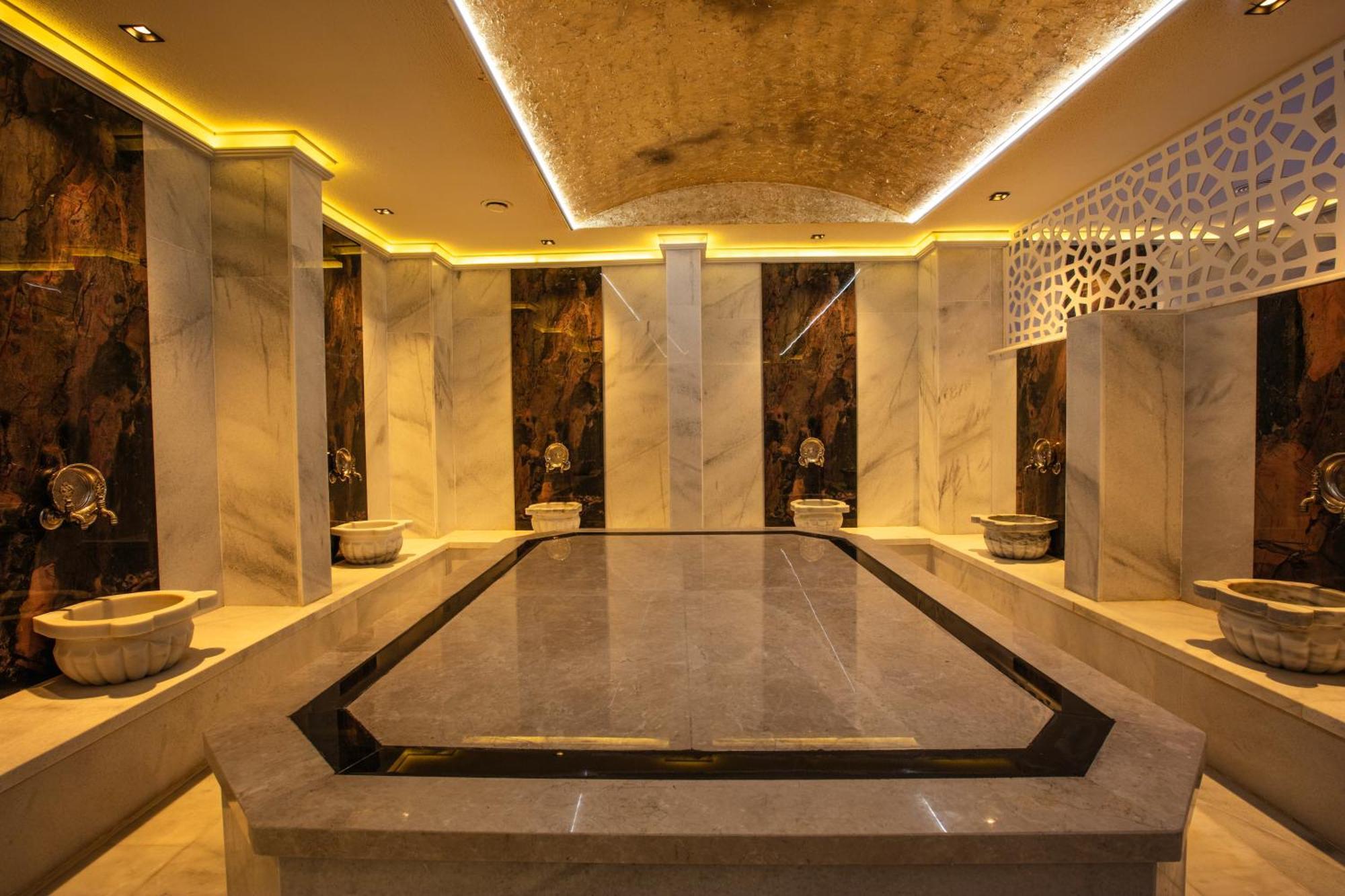 Ramada Hotel&Suites Kusadasi Bagian luar foto